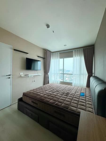 Life Ratchadapisek, Bangkok, 279 Ratchadapisaek Road, Huai Khwang, Bangkok, 2 Bedrooms, 46 sqm, Condo For Sale, by Pichamon Boonchit, 500465977 - DDproperty.com