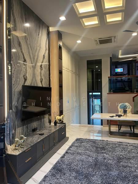 The Eight Chatuchak-Ratchada, Bangkok, Soi Lat Phrao 1 Yeak 25, Jom Phon, Chatuchak, Bangkok, 3 Bedrooms, 254 sqm, Townhouse For Rent, by Intouch Abhinorasaeth, 500465979 - DDproperty.com