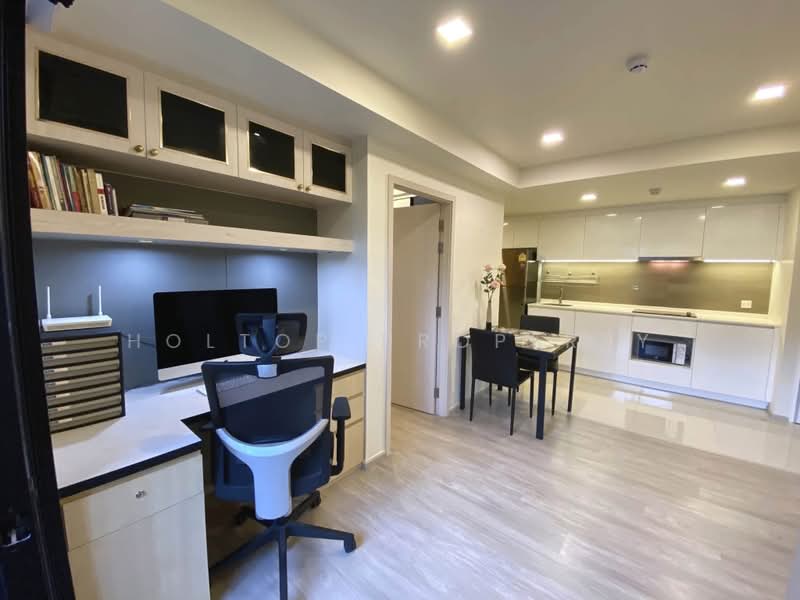 Maestro 03 Ratchada-Rama 9, Bangkok, Soi Ratchadaphisek 3 Ratchadaphisek Road, Din Daeng, Bangkok, 2 Bedrooms, 57 sqm, Condo For Rent, by Holtop Property, 500466012 - DDproperty.com