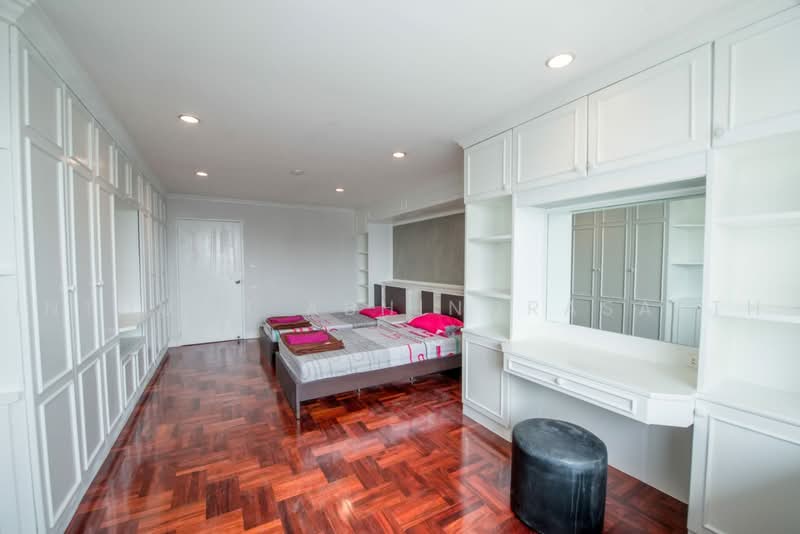 Oriental Towers, Bangkok, 25 Soi Ekkamai 12, Ekkamai Road, Khlong Tan Nua, Watthana, Bangkok, 3 Bedrooms, 350 sqm, Condo For Rent, by Intouch Abhinorasaeth, 500466022 - DDproperty.com