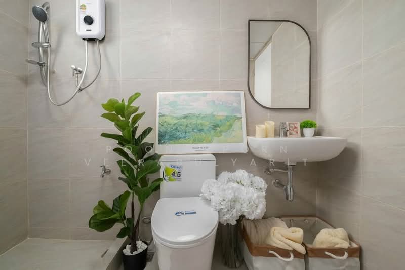 Century Park, Bangkok, 49 22 Vibhavadi-Rangsit Road, Jom Phon, Chatuchak, Bangkok, 2 Bedrooms, 49 sqm, Condo For Sale, by Poonyaporn Veerabulyarit, 500466124 - DDproperty.com