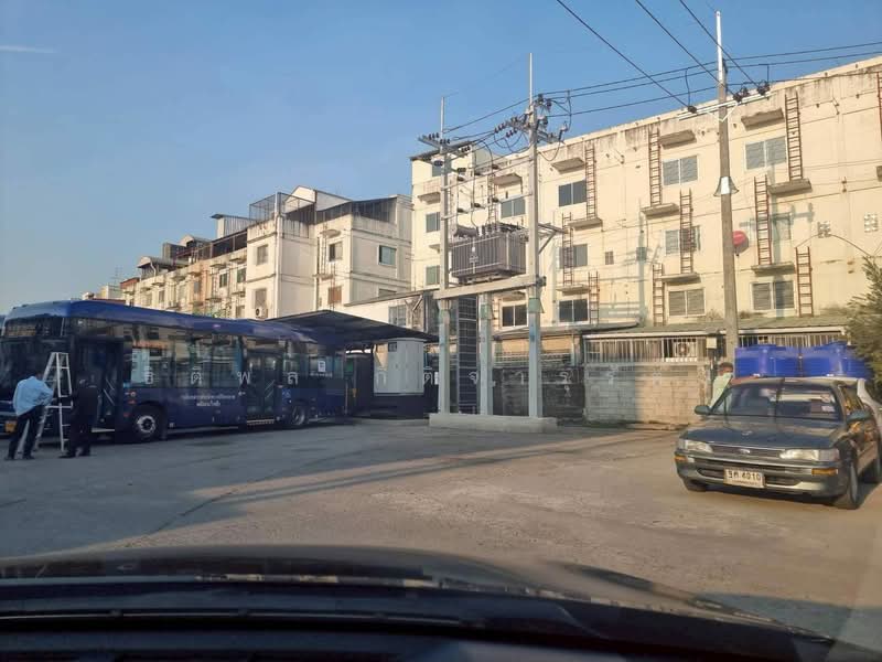 Smart Bus Depot, Kheha Thonburi, Samae Dam Subdistrict, Bang Khun Thian District, Bangkok 10150, Tha, Bangkok, พระราม2, Samae Dam, Bang Khun Thian, Bangkok, , 6,800 sqm, Warehouse/Factory For Sale, by ธิติพล กิติจารุรัตน์, 500466131 - DDproperty.com