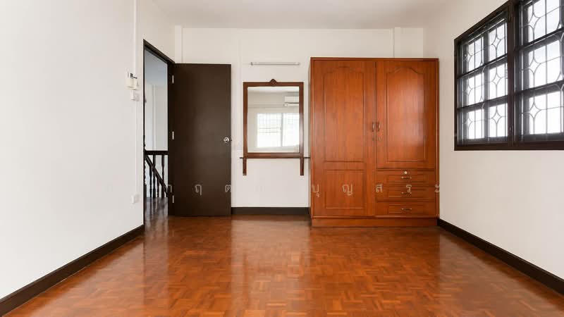 Baan Rangsiya.: หมู่บ้านรังสิยา, Bangkok, รามอินทรา 74, Khan Na Yao, Bangkok, 3 Bedrooms, 140 sqm, Semi-Detached House (Twin House) For Sale, by กรกฤตย์ บุญสระ, 500466137 - DDproperty.com