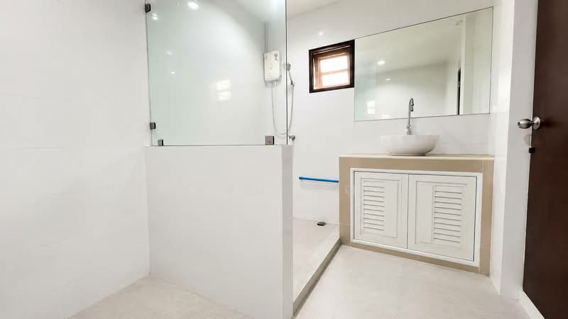 Baan Rangsiya.: หมู่บ้านรังสิยา, Bangkok, รามอินทรา 74, Khan Na Yao, Bangkok, 3 Bedrooms, 140 sqm, Semi-Detached House (Twin House) For Sale, by กรกฤตย์ บุญสระ, 500466137 - DDproperty.com