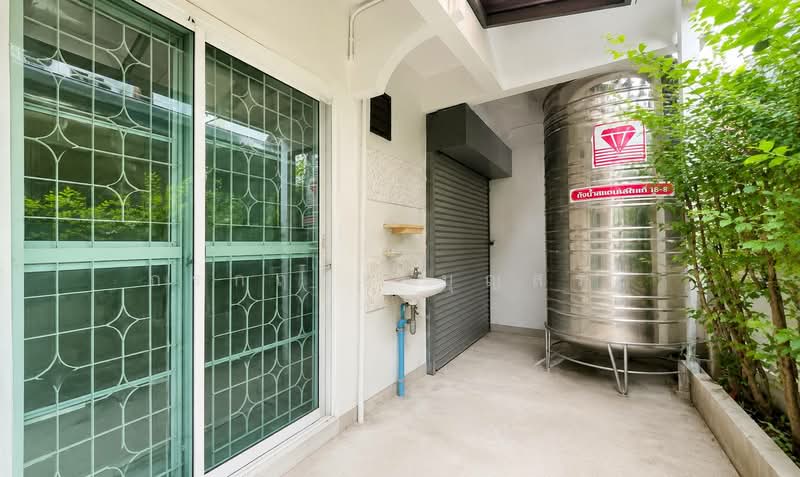 Baan Rangsiya.: หมู่บ้านรังสิยา, Bangkok, รามอินทรา 74, Khan Na Yao, Bangkok, 3 Bedrooms, 140 sqm, Semi-Detached House (Twin House) For Sale, by กรกฤตย์ บุญสระ, 500466137 - DDproperty.com