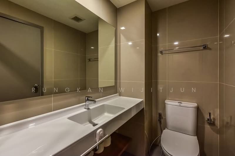 IDEO Sathorn-Wongwian Yai, Bangkok, 219 Soi Krung Thonburi 1, Khlong Ton Sai, Khlong San, Bangkok, 2 Bedrooms, 54 sqm, Condo For Sale, by Rungkan Wijitjun, 500466162 - DDproperty.com