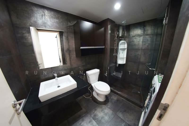 Voque Sukhumvit 16, Bangkok, Soi Sukhumvit 16, Khlong Toei, Bangkok, 1 Bedroom, 40 sqm, Condo For Sale, by Rungkan Wijitjun, 500466203 - DDproperty.com