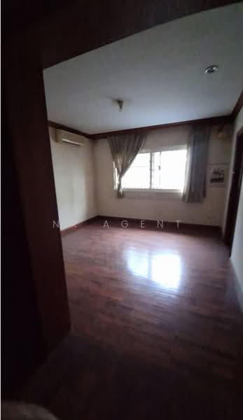บ้านเดี่ยว 2 หลัง ติดกับมหาวิทยาลัยหอการค้า, Bangkok, Din Daeng, Bangkok, 7 Bedrooms, 400 sqm, Single Detached House For Sale, by NR AGENT, 500466232 - DDproperty.com