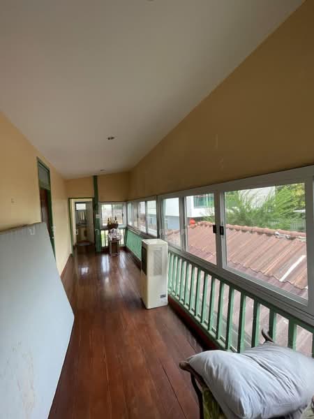 Wood house 2 bedroom plus separate maid house and garden around BTS Saphan Khwai, Bangkok, ประดิพัทธ์, Samsen Nai, Phaya Thai, Bangkok, 2 Bedrooms, 200 sqm, Single Detached House For Rent, by ปรีชา จิตต์สมนึก, 500466271 - DDproperty.com