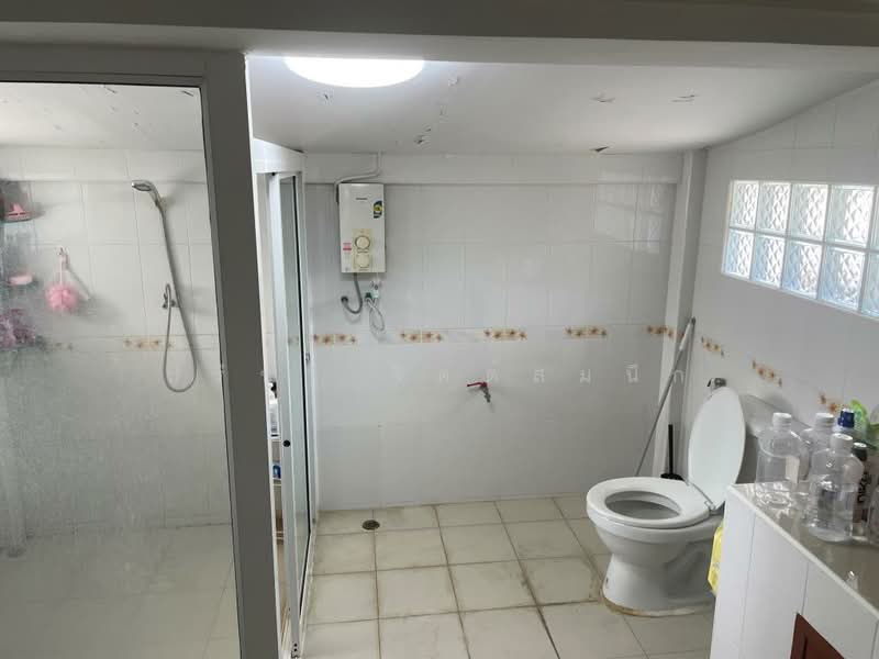 Wood house 2 bedroom plus separate maid house and garden around BTS Saphan Khwai, Bangkok, ประดิพัทธ์, Samsen Nai, Phaya Thai, Bangkok, 2 Bedrooms, 200 sqm, Single Detached House For Rent, by ปรีชา จิตต์สมนึก, 500466271 - DDproperty.com
