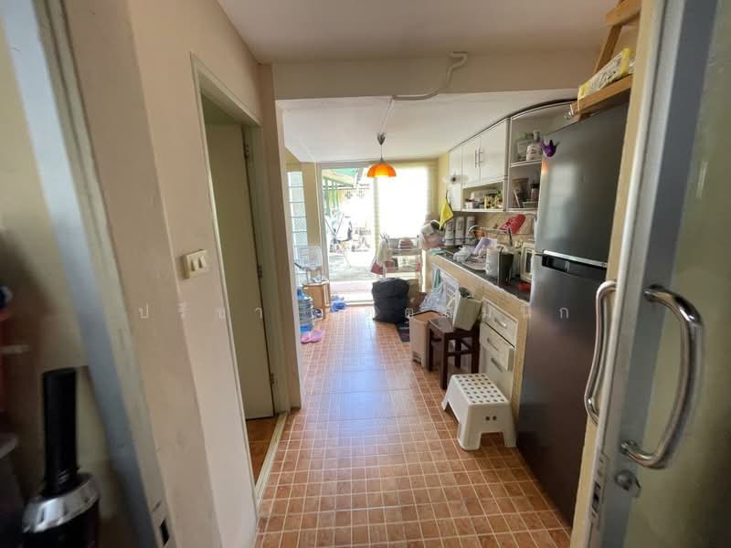 Wood house 2 bedroom plus separate maid house and garden around BTS Saphan Khwai, Bangkok, ประดิพัทธ์, Samsen Nai, Phaya Thai, Bangkok, 2 Bedrooms, 200 sqm, Single Detached House For Rent, by ปรีชา จิตต์สมนึก, 500466271 - DDproperty.com
