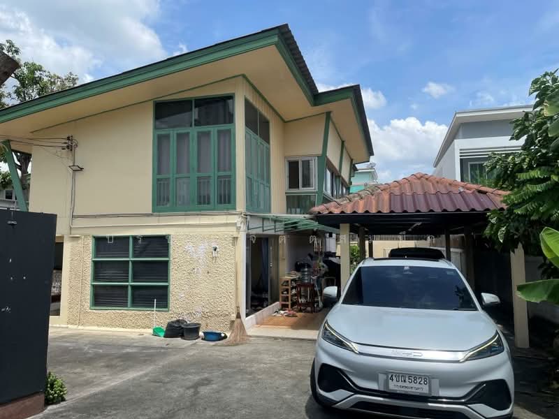 Wood house 2 bedroom plus separate maid house and garden around BTS Saphan Khwai, Bangkok, ประดิพัทธ์, Samsen Nai, Phaya Thai, Bangkok, 2 Bedrooms, 200 sqm, Single Detached House For Rent, by ปรีชา จิตต์สมนึก, 500466271 - DDproperty.com