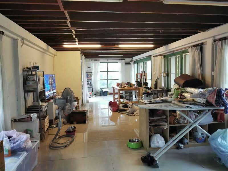 Wood house 2 bedroom plus separate maid house and garden around BTS Saphan Khwai, Bangkok, ประดิพัทธ์, Samsen Nai, Phaya Thai, Bangkok, 2 Bedrooms, 200 sqm, Single Detached House For Rent, by ปรีชา จิตต์สมนึก, 500466271 - DDproperty.com