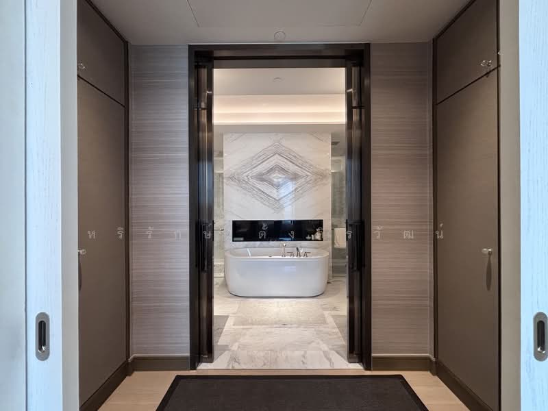 The Residences At Mandarin Oriental : เดอะ เรสซิเดนซ์ แอท แมนดาริน โอเรียนเต็ล, กรุงเทพ, 117 ถนนเจริญนคร, คลองต้นไทร, คลองสาน, กรุงเทพ, 128 ตร.ม., คอนโด ขาย, โดย หริรักษ์ ตั้งติรวัฒน์, 500466346 - DDproperty.com