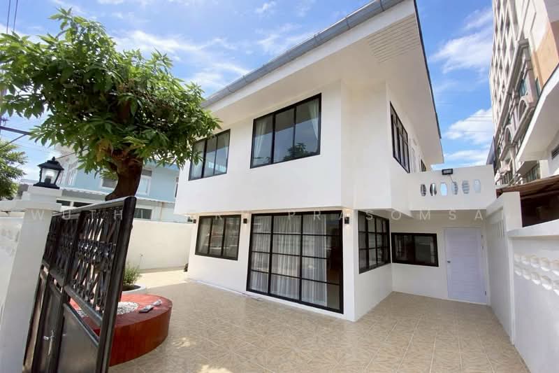 บ้านเดี่ยวหรูให้เช่า ห้วยขวาง – สุทธิสาร – รัชดา, Bangkok, Huai Khwang, Bangkok, 5 Bedrooms, 180 sqm, Single Detached House For Rent, by Wuthikorn Prasomsan, 500466361 - DDproperty.com