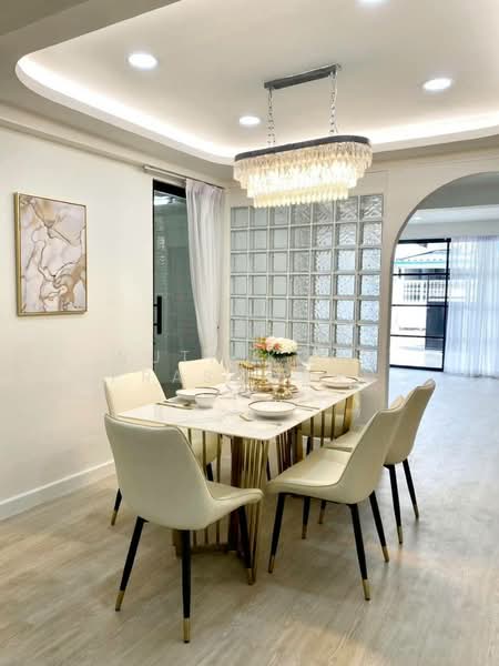 บ้านเดี่ยวหรูให้เช่า ห้วยขวาง – สุทธิสาร – รัชดา, Bangkok, Huai Khwang, Bangkok, 5 Bedrooms, 180 sqm, Single Detached House For Rent, by Wuthikorn Prasomsan, 500466361 - DDproperty.com