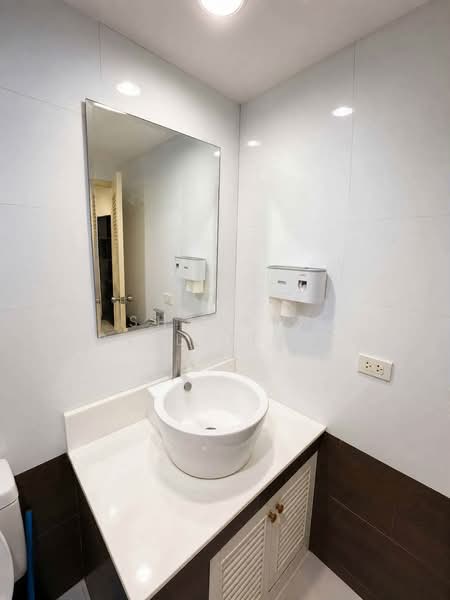 The Grand Regent, Bangkok, 2 2/399 Soi Mahatlek Luang 2, Lumphini, Pathum Wan, Bangkok, 1 Bedroom, 42 sqm, Condo For Rent, by Shaporn Supvilaiphisan, 500466386 - DDproperty.com