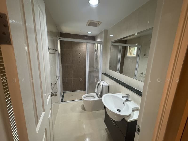 Baan Klang Muang Urbanion Rama 9-Ladprao, Bangkok, Soi Ladprao 84, Ladprao Road, Wang Thonglang, Bangkok, 3 Bedrooms, 180 sqm, Townhouse For Rent, by Charinthip Phungalong, 500466408 - DDproperty.com