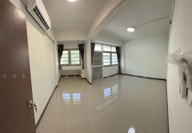 For rent Newly renovated 3-story townhome with 4 bedrooms at Sutthisan-Inthamara, Bangkok, Samsen Nai, Phaya Thai, Bangkok, 4 Bedrooms, 190 sqm, Townhouse For Rent, by Charinthip Phungalong, 500466415 - DDproperty.com