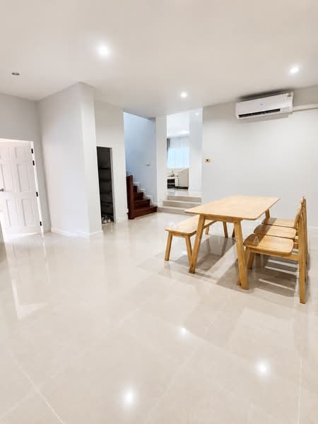 Parinyada Wongwan - Sathorn, Bangkok, Bang Khae, Bangkok, 4 Bedrooms, 250 sqm, Single Detached House For Rent, by Shaporn Supvilaiphisan, 500466431 - DDproperty.com