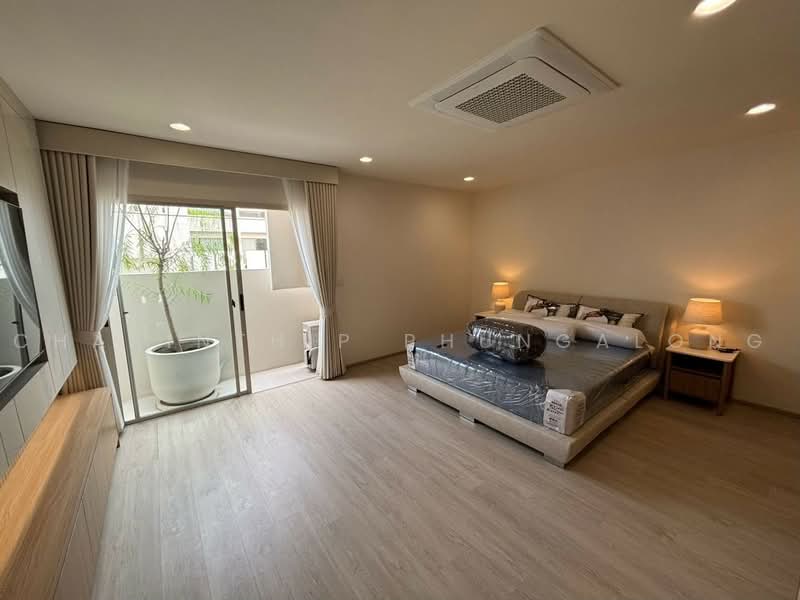 Nue Verse Krungthep Kreetha, Bangkok, Srinakarin - Romklao Road, Saphan Sung, Bangkok, 3 Bedrooms, 202 sqm, Townhouse For Rent, by Charinthip Phungalong, 500466433 - DDproperty.com