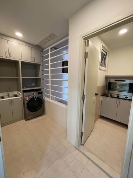 The Empire Place, Bangkok, 88 Narathiwatratchanakharin Road, Thung Maha Mek, Sathon, Bangkok, 3 Bedrooms, 183 sqm, Condo For Rent, by Simon Decalf, 500466467 - DDproperty.com