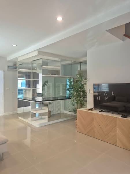 The Metro Rama 9, Bangkok, Soi 3/2, Prawet, Bangkok, 3 Bedrooms, 200 sqm, Townhouse For Rent, by Forty-Six Real Estate Group, 500466519 - DDproperty.com