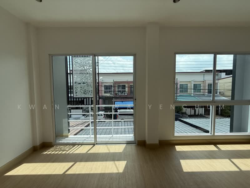 Pensiri 4, Bangkok, Soi Muban Phen Siri 4 Liap Wari, Nong Chok, Bangkok, 4 Bedrooms, 85 sqm, Townhouse For Sale, by Kwancheewa Yenchum, 500466541 - DDproperty.com
