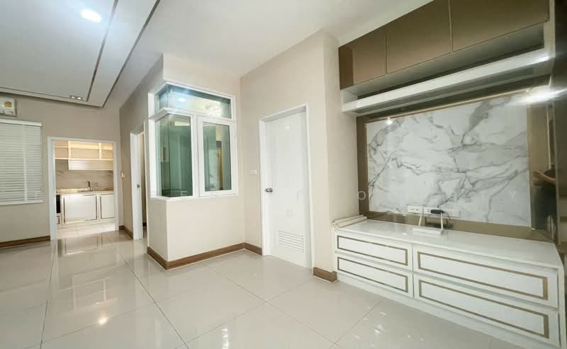 Golden Town 3 Bangna-Suanluang, Bangkok, Kanchanaphisek Road, Prawet, Bangkok, 3 Bedrooms, 145 sqm, Townhouse For Sale, by The Best Property ก้อ, 500466566 - DDproperty.com
