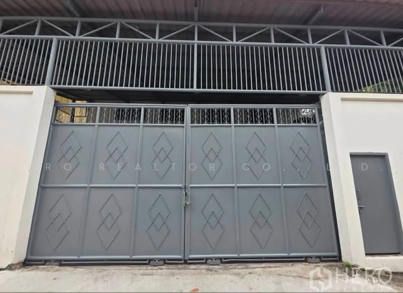 For rent or sale Warehouse 720 sq.m. BTS Punnawithi Phra Khanong, Bangkok HRE01159, Bangkok, Bang Chak, Phra Khanong, Bangkok, , 720 sqm, Warehouse/Factory For Rent, by Hero Realtor Co., Ltd., 500466571 - DDproperty.com