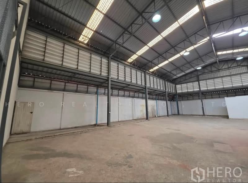 For rent or sale Warehouse 720 sq.m. BTS Punnawithi Phra Khanong, Bangkok HRE01159, Bangkok, Bang Chak, Phra Khanong, Bangkok, , 720 sqm, Warehouse/Factory For Rent, by Hero Realtor Co., Ltd., 500466571 - DDproperty.com