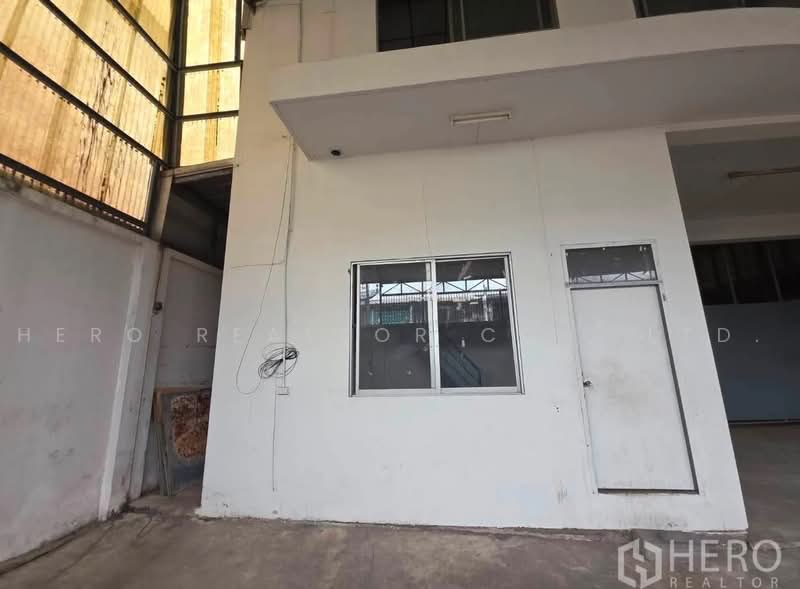For rent or sale Warehouse 720 sq.m. BTS Punnawithi Phra Khanong, Bangkok HRE01159, Bangkok, Bang Chak, Phra Khanong, Bangkok, , 720 sqm, Warehouse/Factory For Rent, by Hero Realtor Co., Ltd., 500466571 - DDproperty.com