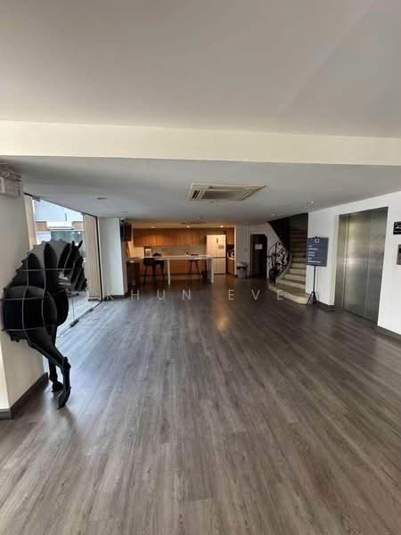 Office Building for Rent Prime Location on Ratchadaphisek RD Near MRT Sutthisan (SPSEVE2187), Bangkok, รัชดาภิเษก, Samsen Nok, Huai Khwang, Bangkok, , 2,000 sqm, Office Space For Rent, by Khun EVE, 500466574 - DDproperty.com