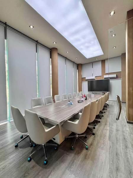 Office Building for Rent Prime Location on Ratchadaphisek RD Near MRT Sutthisan (SPSEVE2187), Bangkok, รัชดาภิเษก, Samsen Nok, Huai Khwang, Bangkok, , 2,000 sqm, Office Space For Rent, by Khun EVE, 500466574 - DDproperty.com