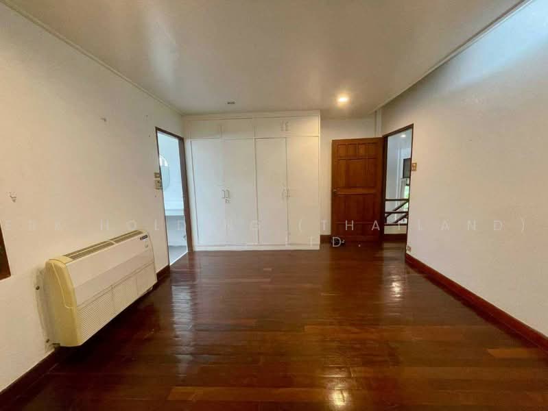 หรือ ขายพร้อมผู้เช่า พร้อมสวนส่วนตัวขนาดใหญ่, Bangkok, Lumphini, Pathum Wan, Bangkok, 2 Bedrooms, 220 sqm, Single Detached House For Sale, by ERA Holding (Thailand) Co., Ltd., 500466582 - DDproperty.com