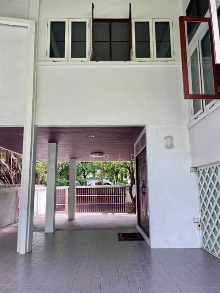 หรือ ขายพร้อมผู้เช่า พร้อมสวนส่วนตัวขนาดใหญ่, Bangkok, Lumphini, Pathum Wan, Bangkok, 2 Bedrooms, 220 sqm, Single Detached House For Sale, by ERA Holding (Thailand) Co., Ltd., 500466582 - DDproperty.com