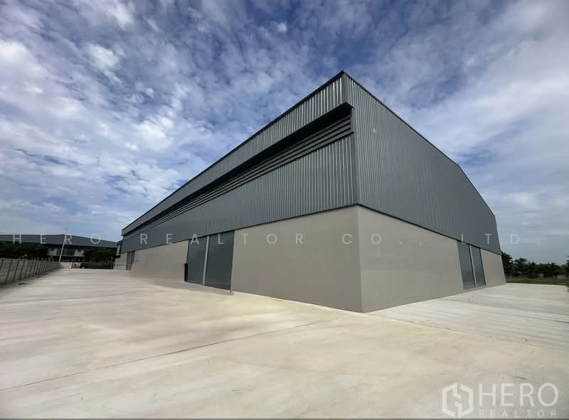 For rent or sale Factory 3600 sq.m. in Naraphirom, Bang Len, Nakhon Pathom HRE01160, Nakhon Pathom, Naraphirom, Bang Len, Nakhon Pathom, , 3,600 sqm, Warehouse/Factory For Sale, by Hero Realtor Co., Ltd., 500466584 - DDproperty.com