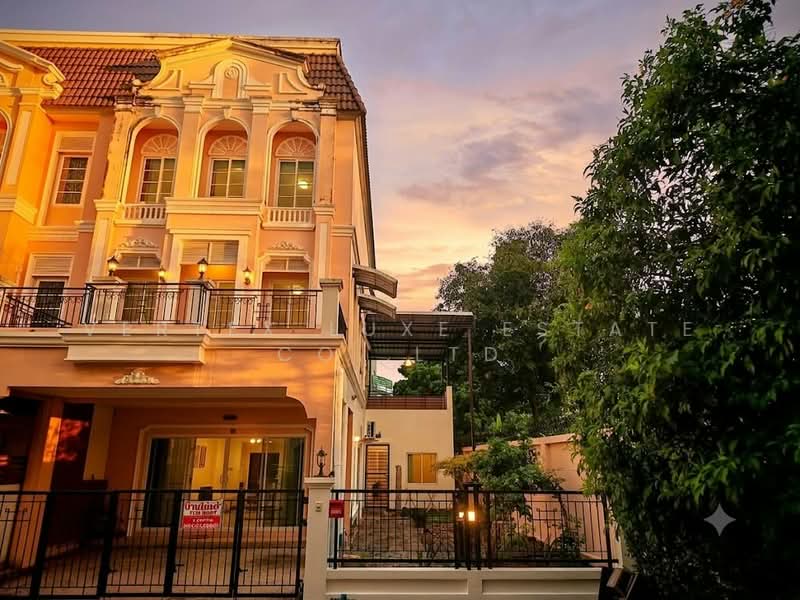 Urban Sathorn, Bangkok, Ratchaphruek Road, Bang Chak, Phasi Charoen, Bangkok, 3 Bedrooms, 300 sqm, Townhouse For Rent, by Vertex Luxe Estate Co.,LTD, 500466599 - DDproperty.com