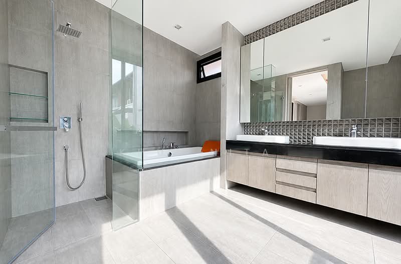 House with Private Pool, Bangkok, Khlong Tan Nua, Watthana, Bangkok, 3 Bedrooms, 350 sqm, Semi-Detached House (Twin House) For Rent, by Khun Nita, 500466605 - DDproperty.com