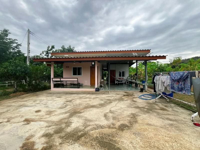 บ้านเดี่ยวพร้อมที่ดินเลาขวัญ กาญจนบุรี, กาญจนบุรี, เลาขวัญ, กาญจนบุรี, 150 ตร.ม., บ้านเดี่ยว ขาย, โดย The Best Property แอ้, 500466608 - DDproperty.com