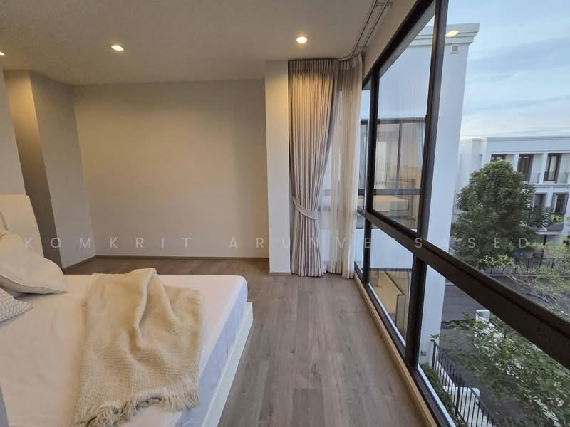 Aerie Srinakarin-Krungthepkreetha, Bangkok, Srinakarin - Romklao Road, Khlong Song Ton Nun, Lat Krabang, Bangkok, 4 Bedrooms, 390 sqm, Single Detached House For Rent, by Komkrit Arunvessased, 500466622 - DDproperty.com