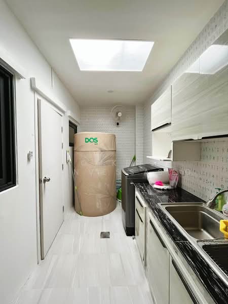 PLEX Onnut - Wongwaen, Bangkok, Sukhaphiban 2 Road, Dok Mai, Prawet, Bangkok, 3 Bedrooms, 150 sqm, Townhouse For Sale, by Komkrit Arunvessased, 500466630 - DDproperty.com