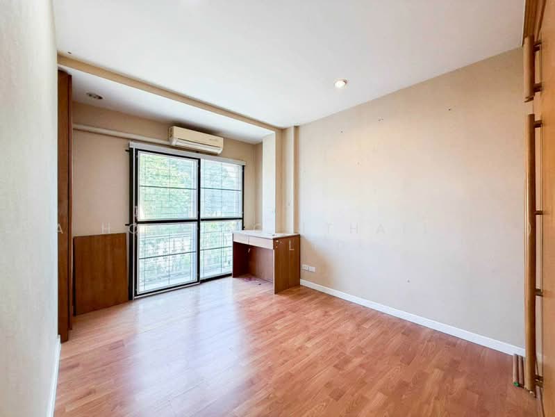 The Metro Sathorn-Kanlapaphruek, Bangkok, Kanlapaphruek Road, Bang Wa, Phasi Charoen, Bangkok, 3 Bedrooms, 135 sqm, Townhouse For Sale, by ERA Holding (Thailand) Co., Ltd., 500466634 - DDproperty.com