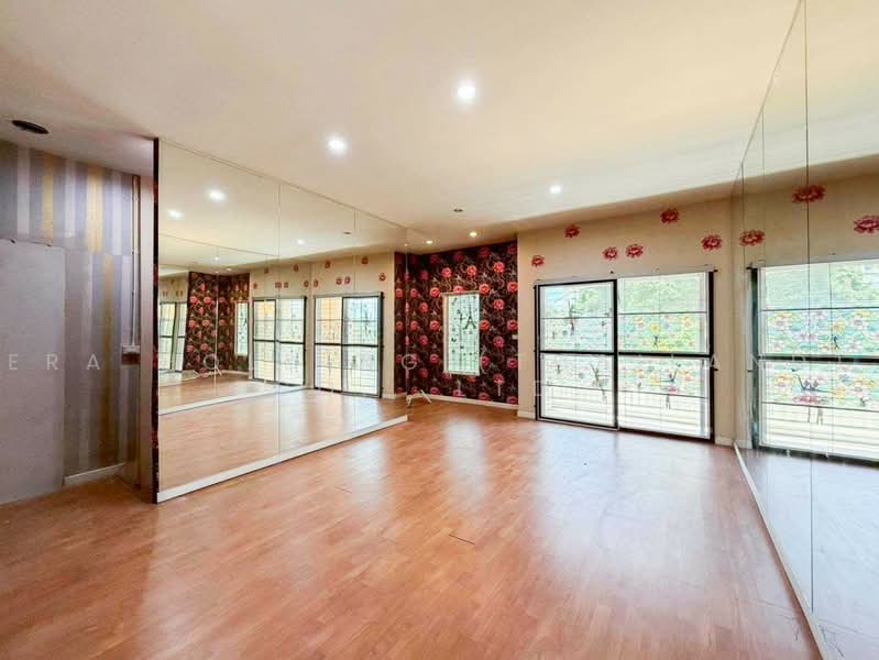 The Metro Sathorn-Kanlapaphruek, Bangkok, Kanlapaphruek Road, Bang Wa, Phasi Charoen, Bangkok, 3 Bedrooms, 135 sqm, Townhouse For Sale, by ERA Holding (Thailand) Co., Ltd., 500466634 - DDproperty.com