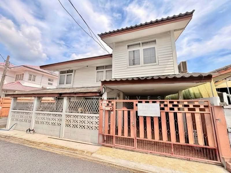 3-BR House, Bangkok, Wang Thonglang, Bangkok, 3 Bedrooms, 150 sqm, Single Detached House For Sale, by Komkrit Arunvessased, 500466645 - DDproperty.com