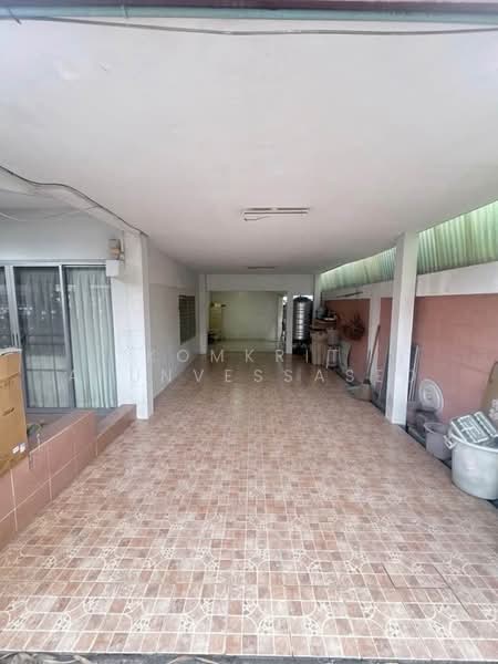 3-BR House, Bangkok, Wang Thonglang, Bangkok, 3 Bedrooms, 150 sqm, Single Detached House For Sale, by Komkrit Arunvessased, 500466645 - DDproperty.com