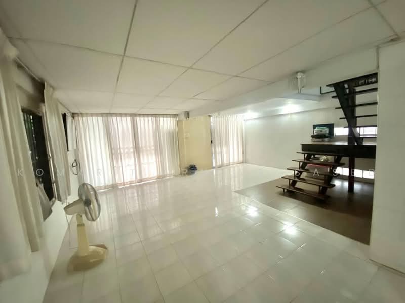 3-BR House, Bangkok, Wang Thonglang, Bangkok, 3 Bedrooms, 150 sqm, Single Detached House For Sale, by Komkrit Arunvessased, 500466645 - DDproperty.com