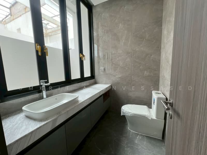 The Master Ekkamai-Ramintra, Bangkok, Soi Ramintra 39, Tha Rang, Bang Khen, Bangkok, 4 Bedrooms, 419 sqm, Single Detached House For Rent, by Komkrit Arunvessased, 500466660 - DDproperty.com