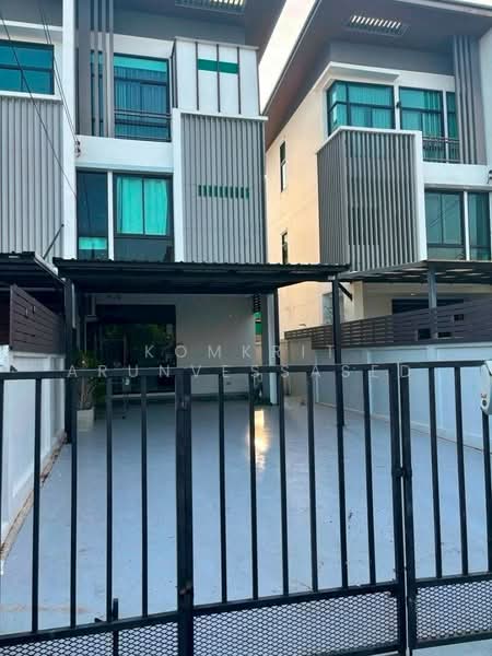 undefined, กรุงเทพ, ลาดพร้าว, กรุงเทพ, 180 ตร.ม., ทาวน์เฮ้าส์ ขาย, โดย Komkrit Arunvessased, 500466664 - DDproperty.com