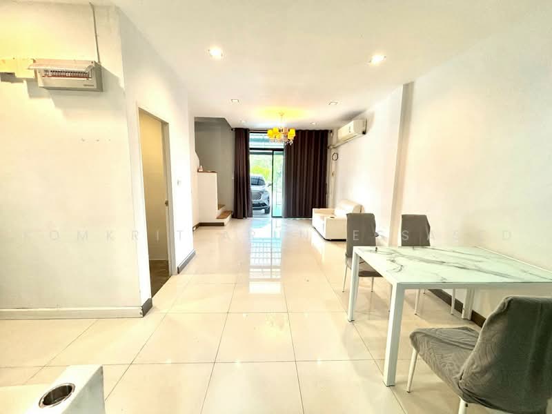undefined, Bangkok, Lat Phrao, Bangkok, 4 Bedrooms, 180 sqm, Townhouse For Sale, by Komkrit Arunvessased, 500466664 - DDproperty.com